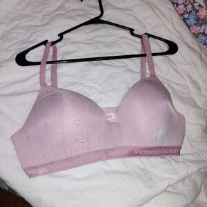 Victoria's Secret Size 38 C Pale Pink Wireless Lightly Lined Bra